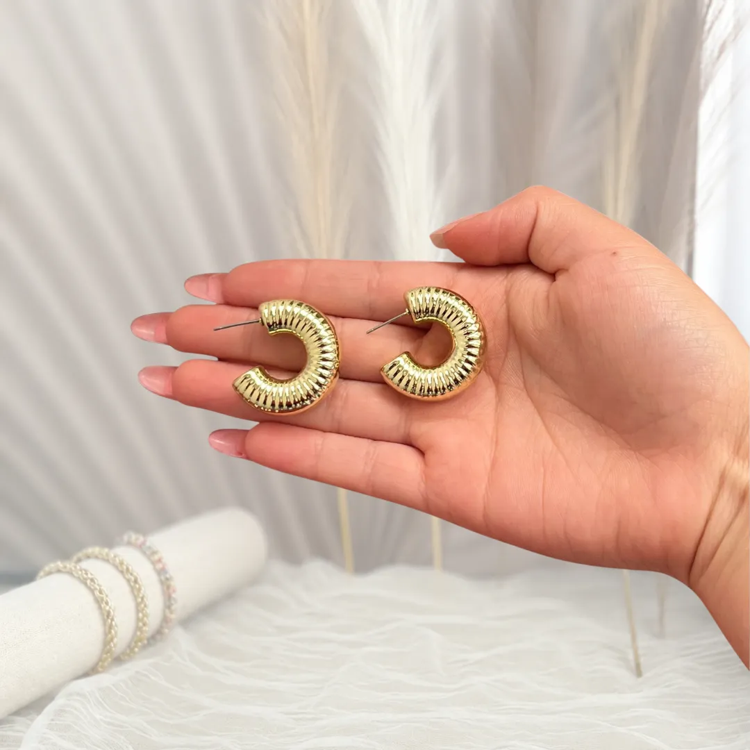 Aretes Sam Dorado — YNDRA