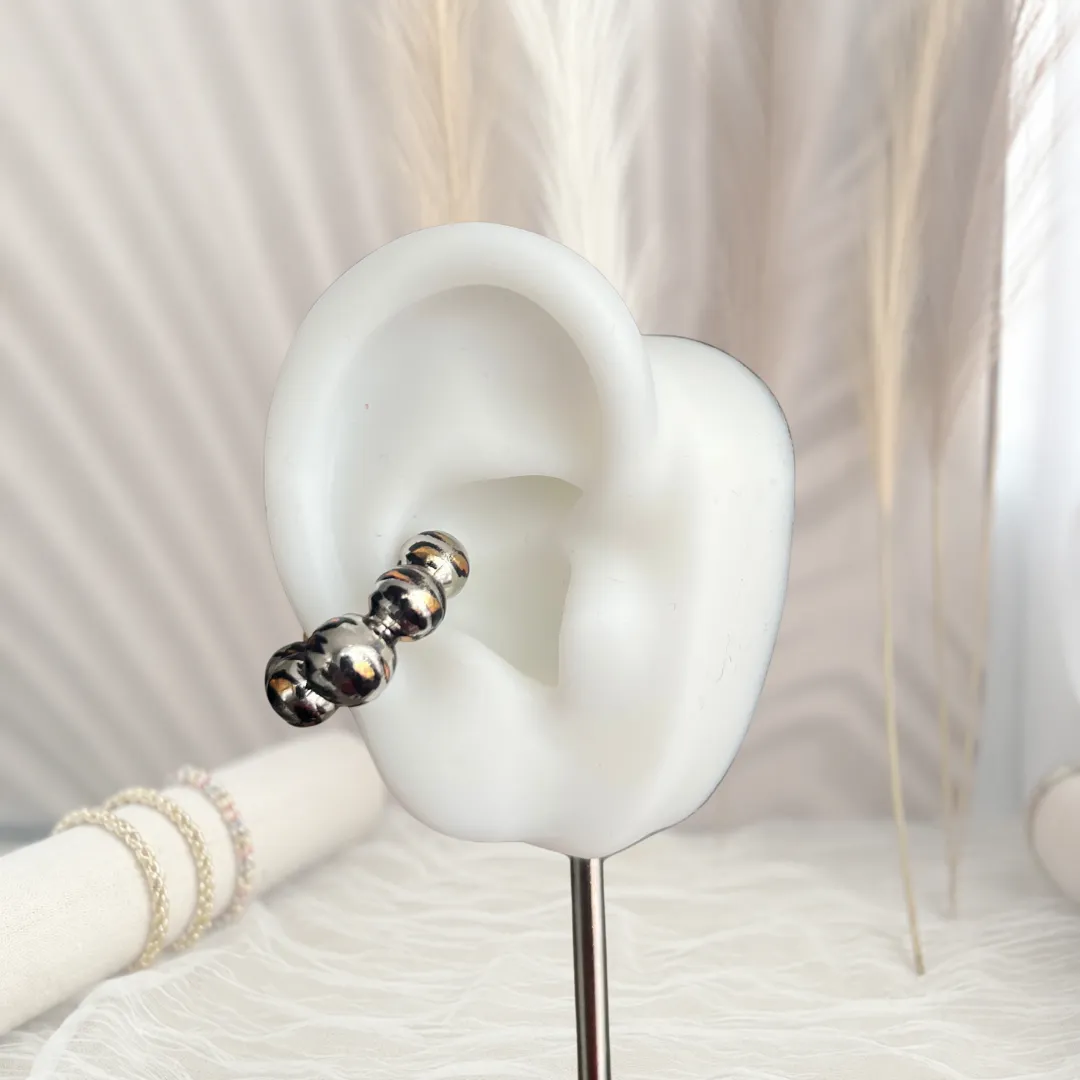 Ear Cuff Tigre Plateado — YNDRA
